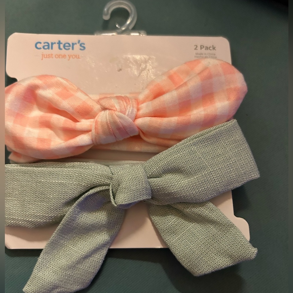 NIP Carter’s little girls 2 pack hair bows accessories.